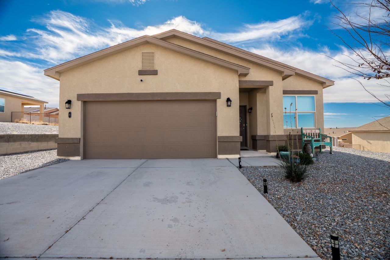 8 Camel Road, Los Lunas, NM 87031 Main Photo