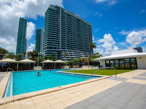 600 NE 36th St, Unit 720, Miami, FL 33137