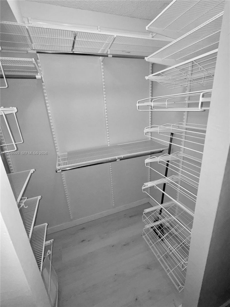 600 NE 36th St, Unit 720, Miami, FL 33137 Photo