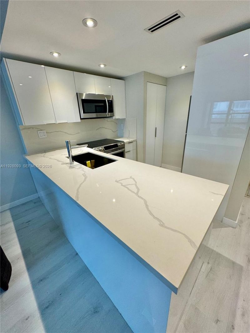 600 NE 36th St, Unit 720, Miami, FL 33137 Photo