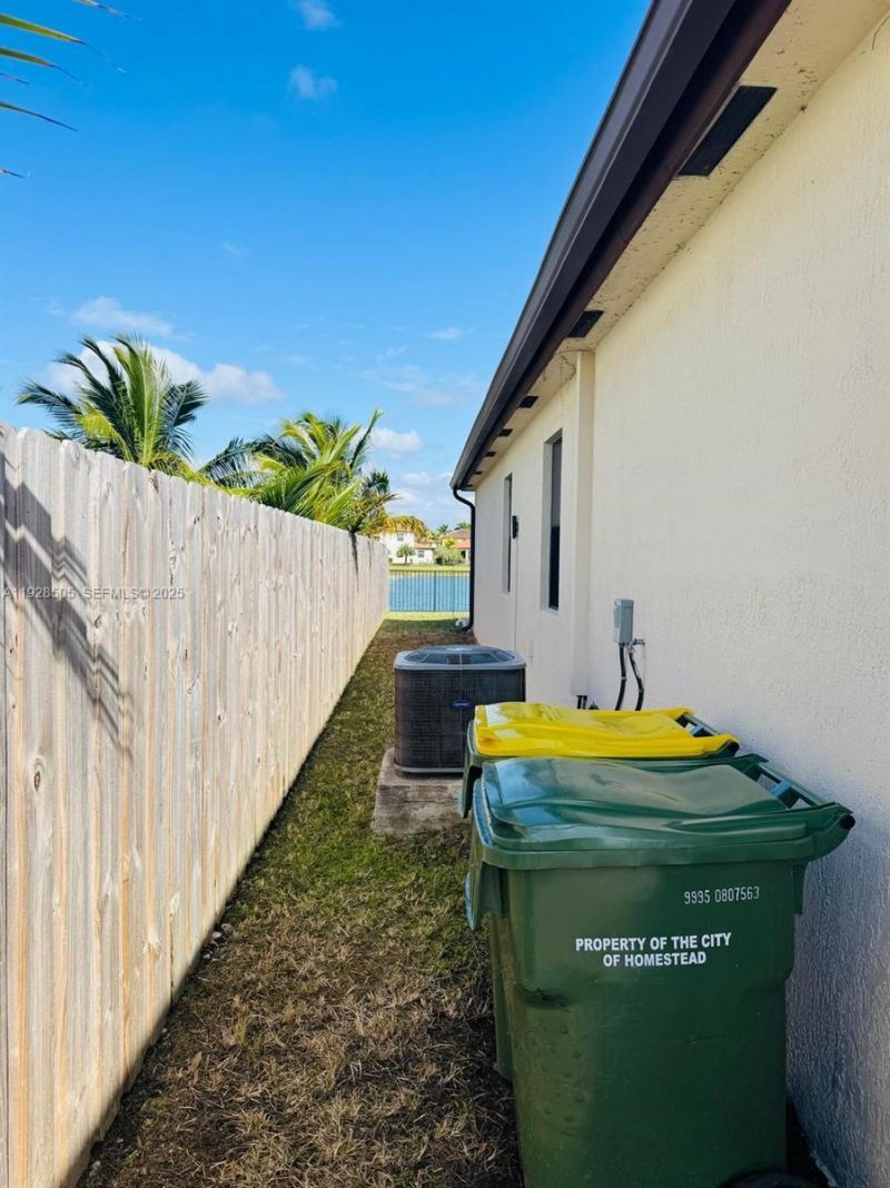 2491 SE 2nd St, Homestead, FL 33033 Photo