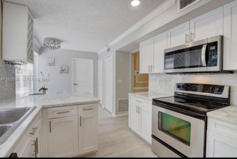 12980 Blue Lake Dr, Wellington, FL 33414 Photo