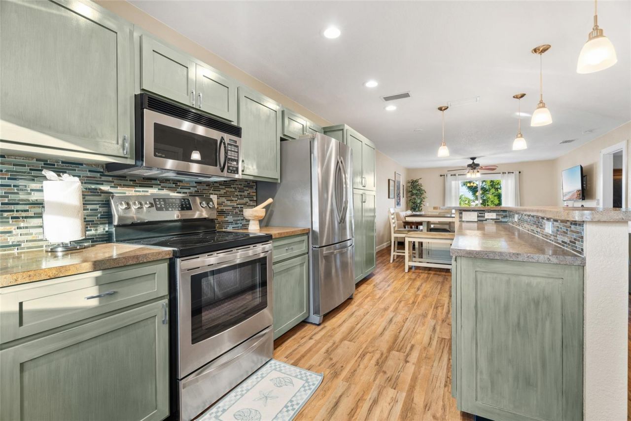 4503-4505 102nd Street W, Bradenton, FL 34210 Photo