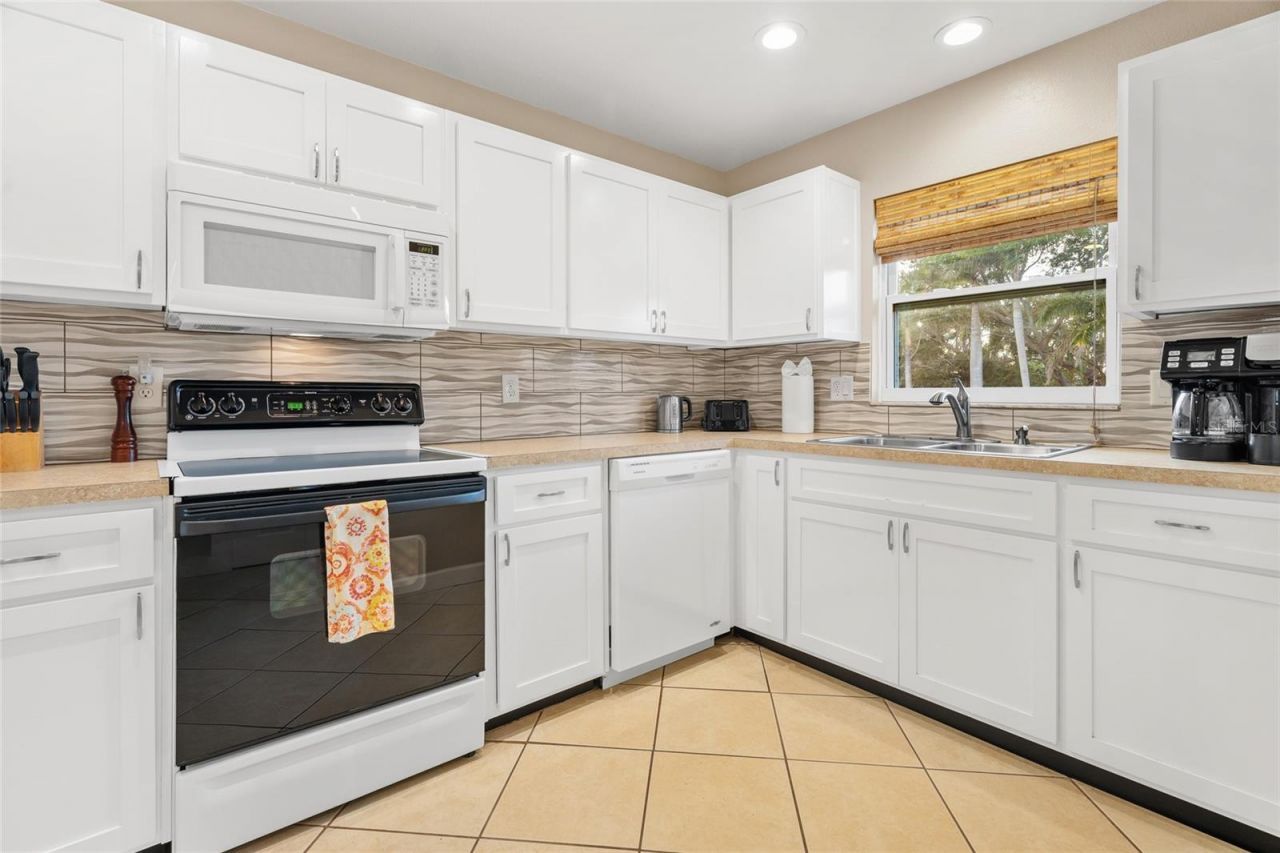 4503-4505 102nd Street W, Bradenton, FL 34210 Photo