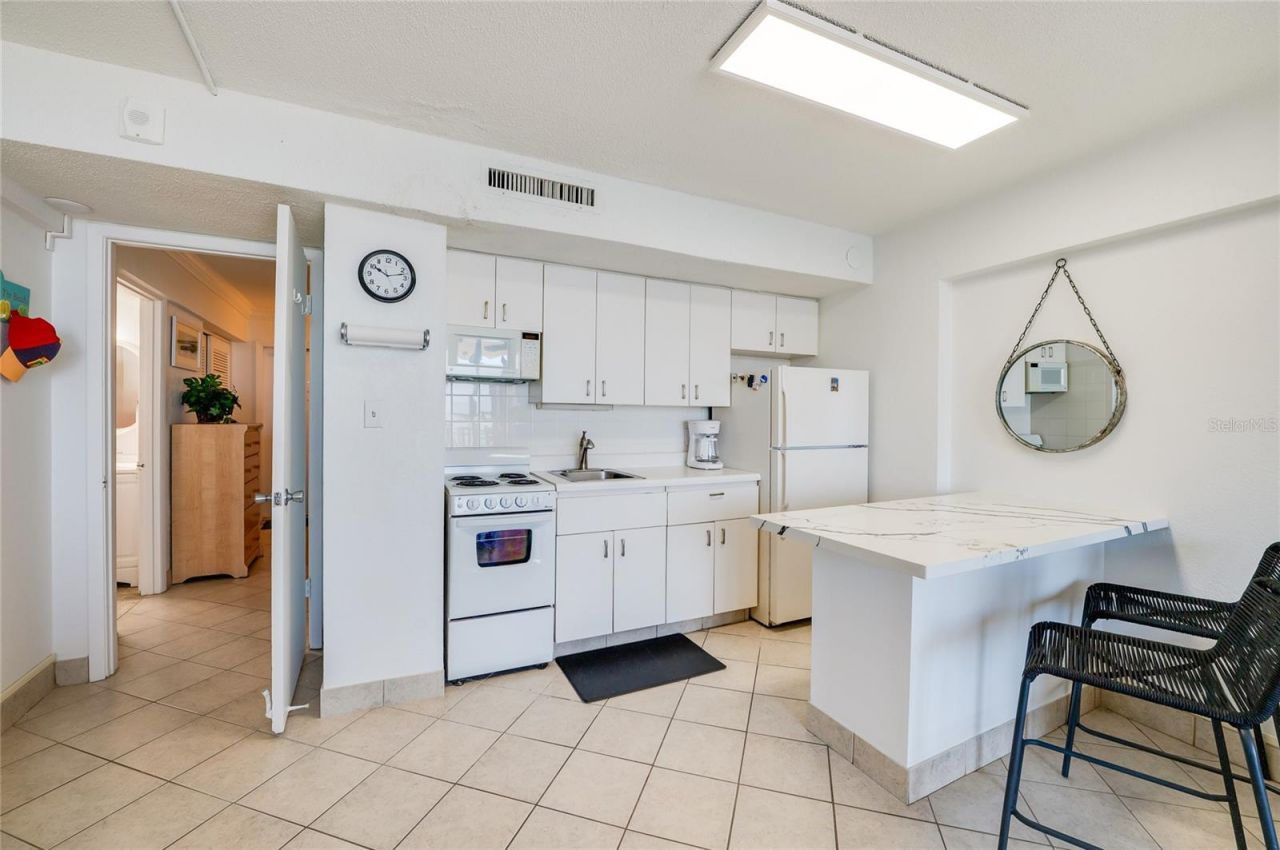 2301 S Atlantic Avenue, Unit 210, Daytona Beach Shores, FL 32118 Photo