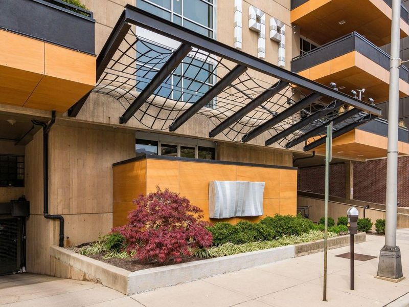 199 S 5th Street, Unit 406, Columbus, OH 43215 Photo 2