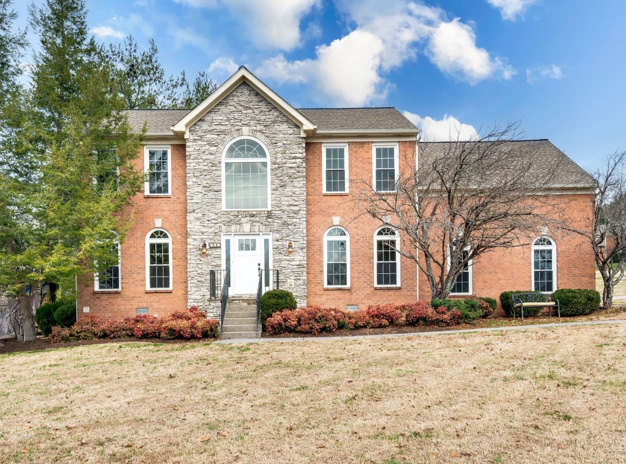 355 Springhouse Cir, Franklin, TN 37067 Main Photo
