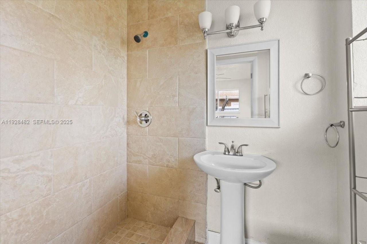 140 NW 198th St, Miami Gardens, FL 33169 Photo