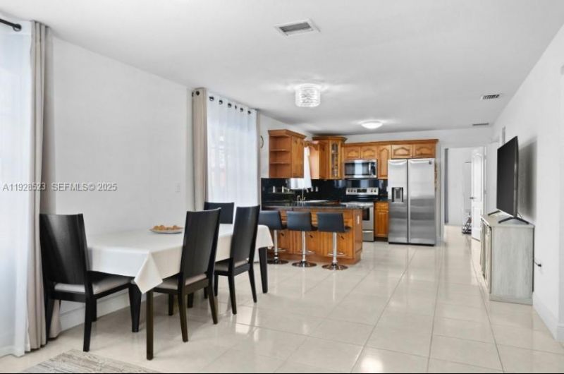 701 NE 6th St, Hallandale Beach, FL 33009 Photo