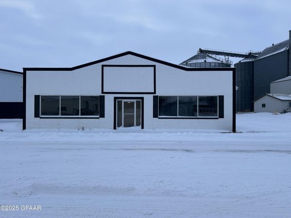 98 E 5TH Street, Grafton, ND 58237