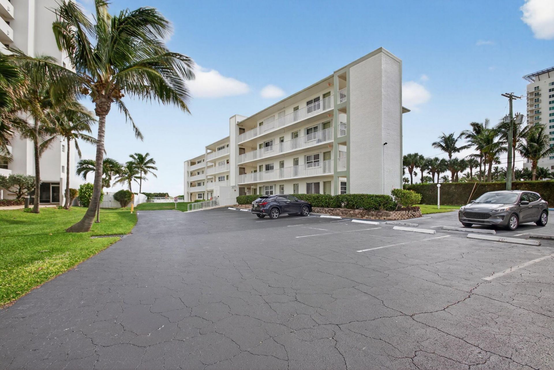 3600 N Ocean Drive, Unit 322, Singer Island, FL 33404 Photo