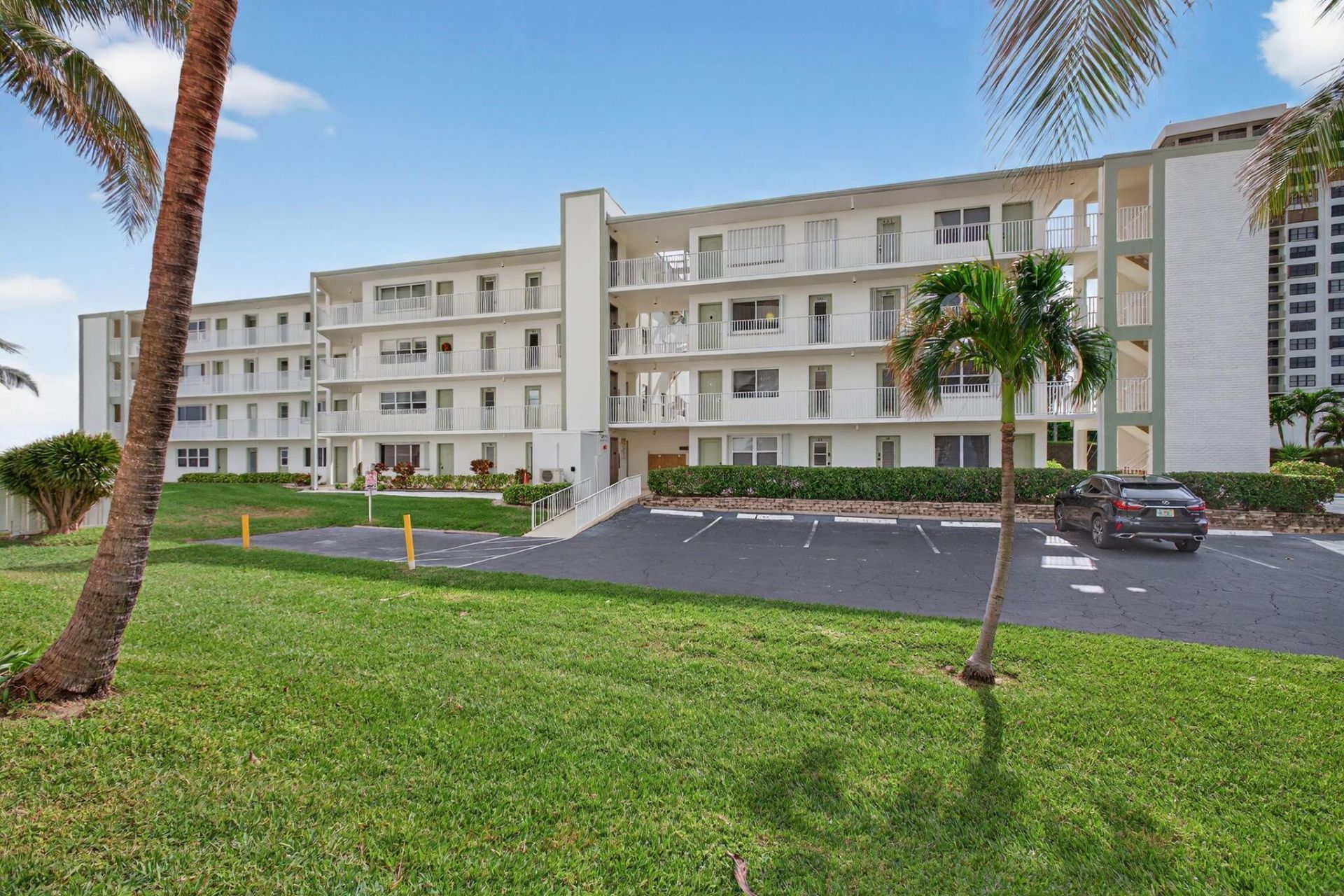 3600 N Ocean Drive, Unit 322, Singer Island, FL 33404 Photo