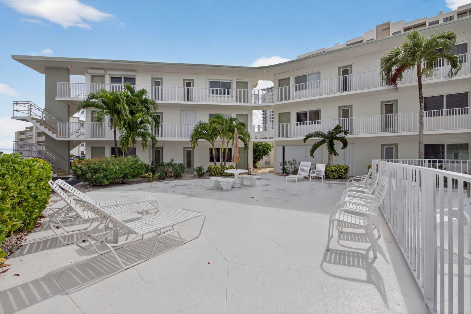 3600 N Ocean Drive, Unit 322, Singer Island, FL 33404 Photo