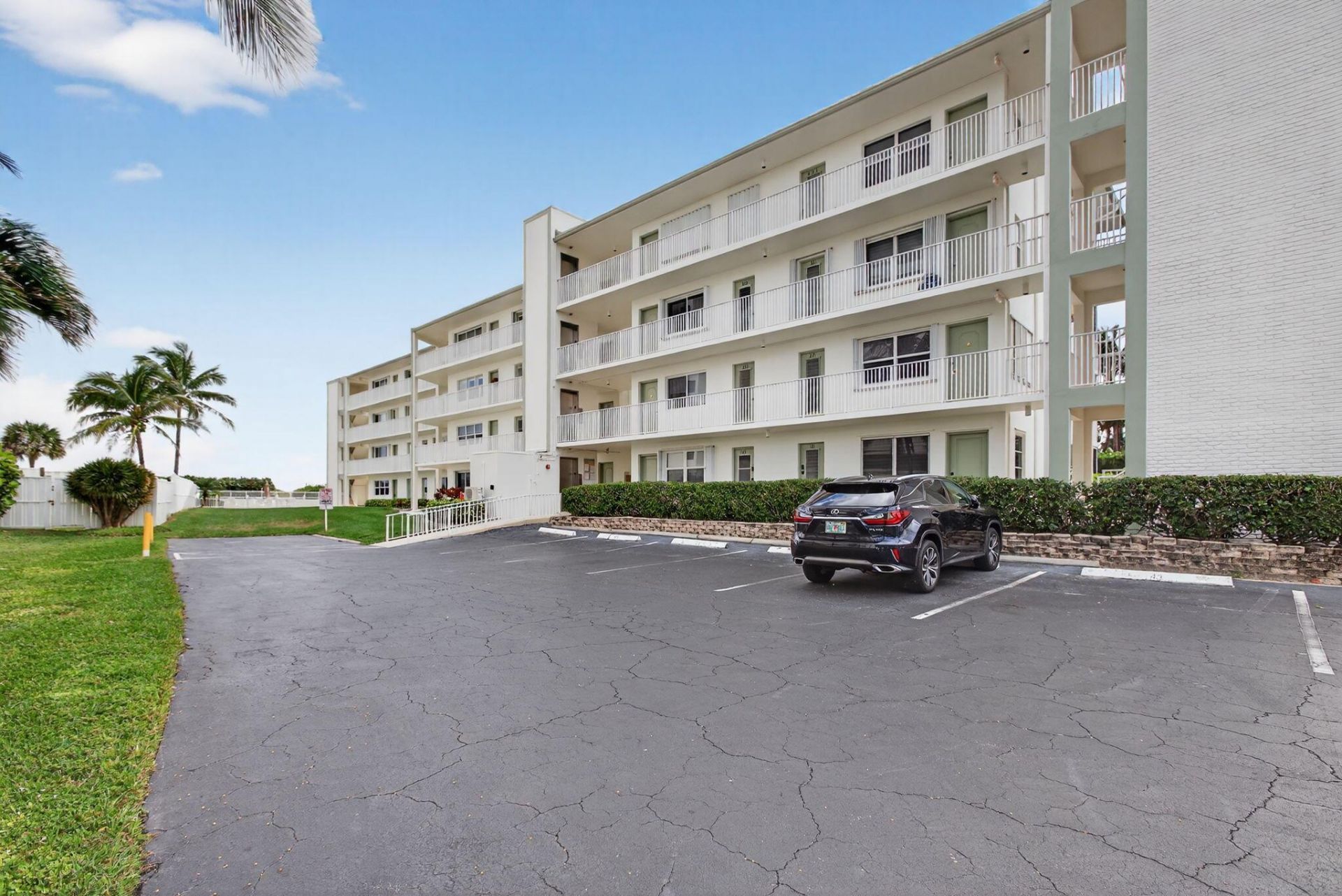 3600 N Ocean Drive, Unit 322, Singer Island, FL 33404 Photo