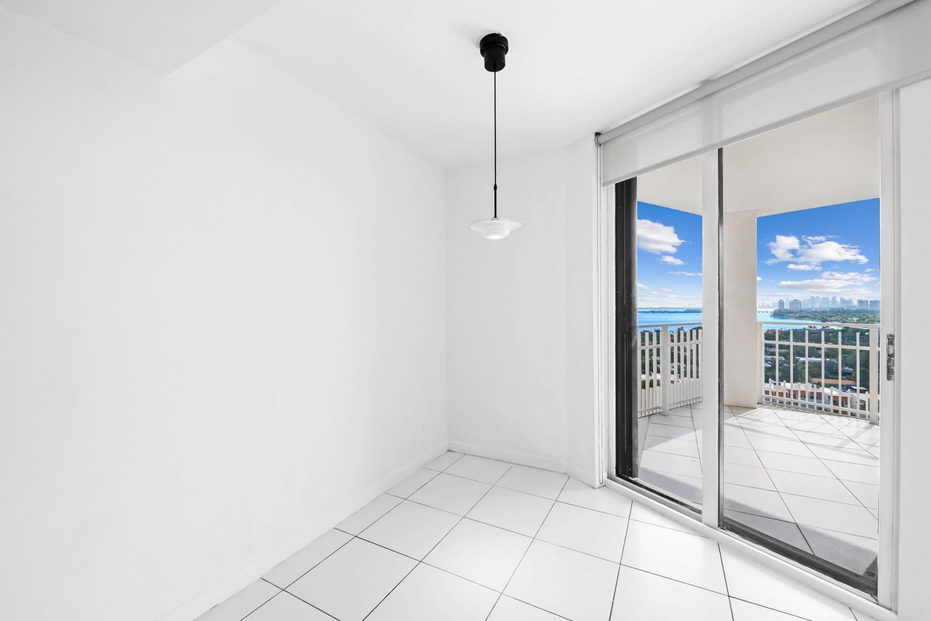 1000 Quayside Terrace, Unit 1606, Miami, FL 33138 Photo