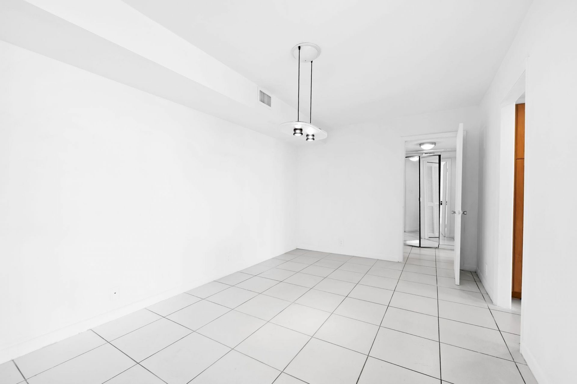 1000 Quayside Terrace, Unit 1606, Miami, FL 33138 Photo