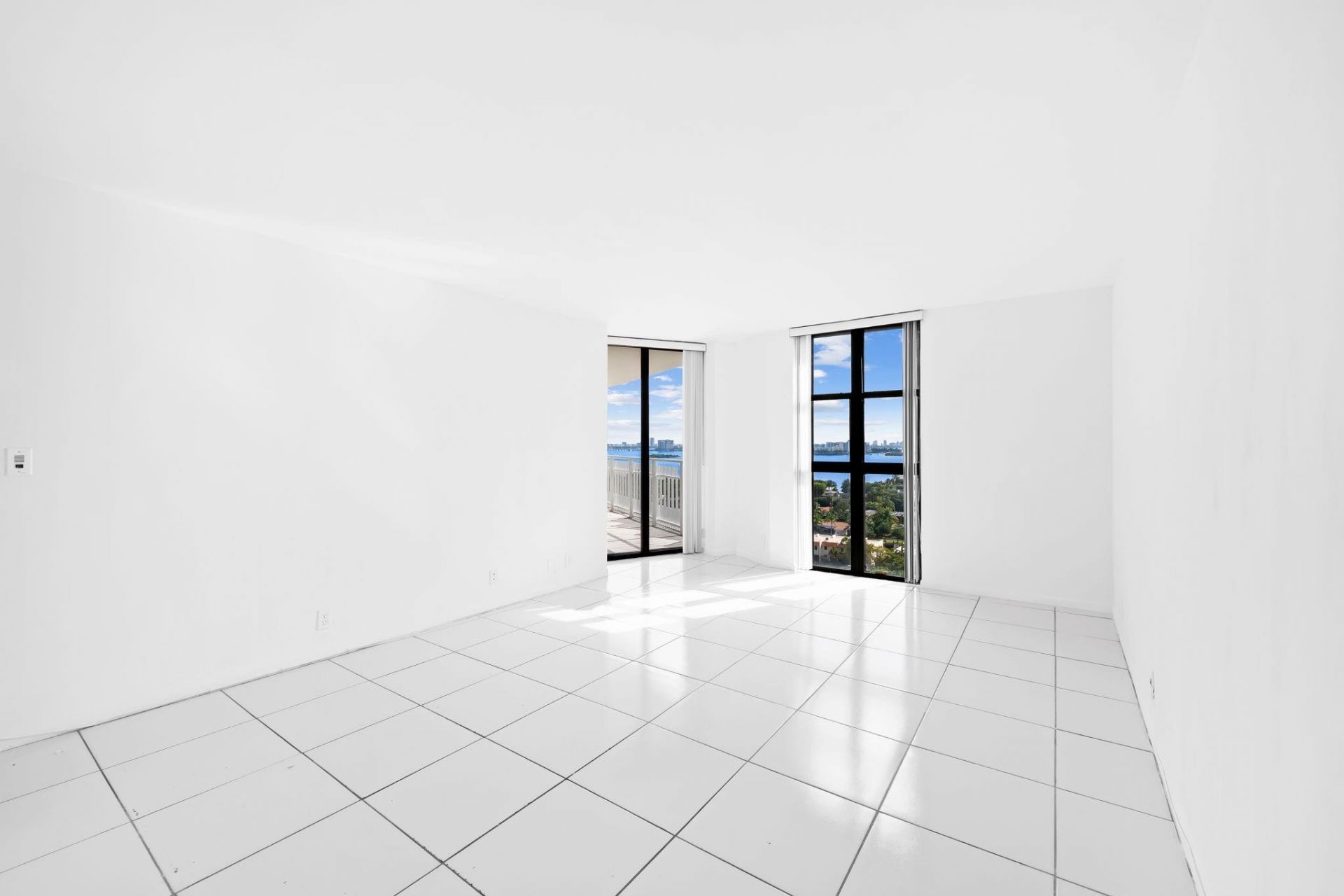 1000 Quayside Terrace, Unit 1606, Miami, FL 33138 Photo