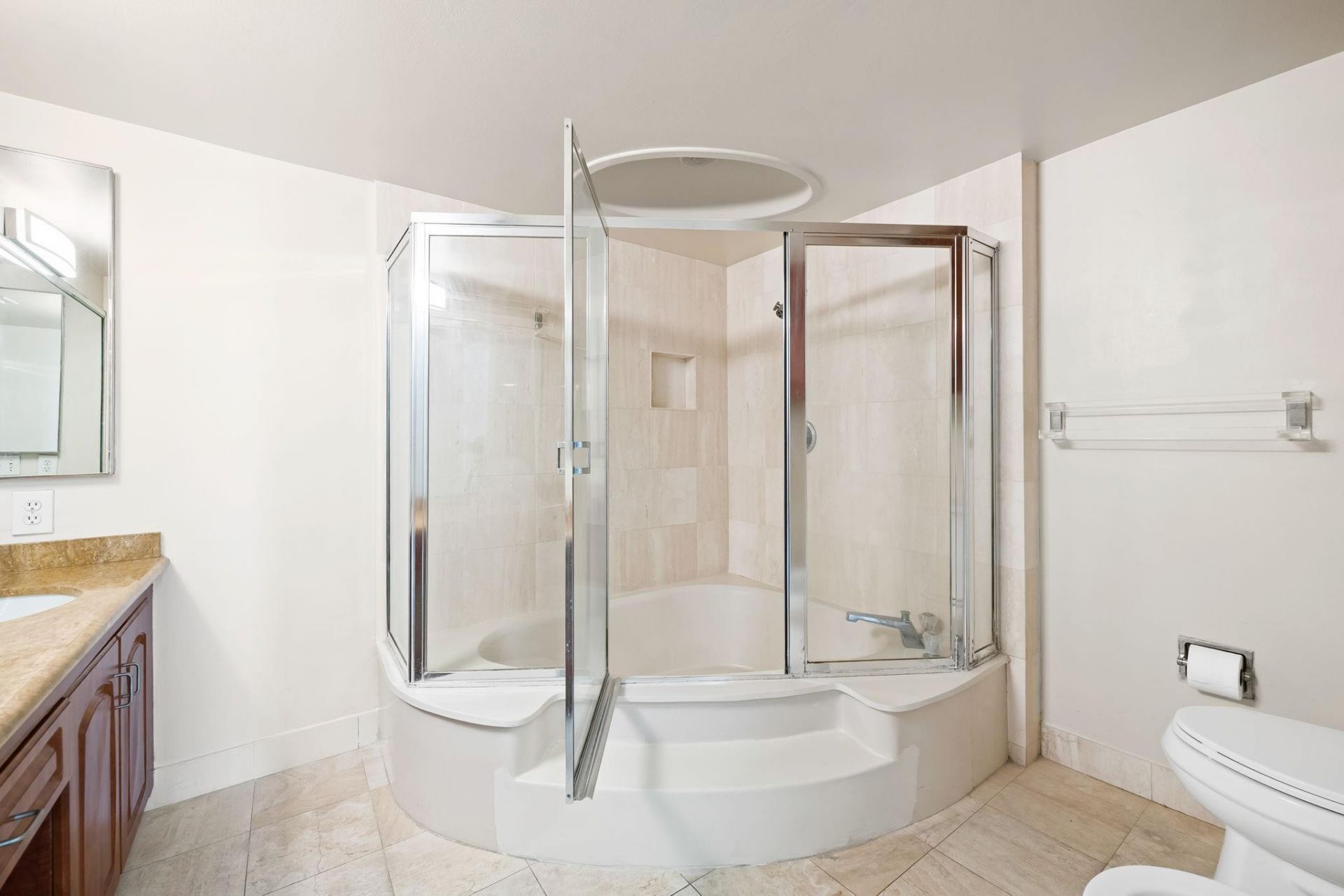 1000 Quayside Terrace, Unit 1606, Miami, FL 33138 Photo