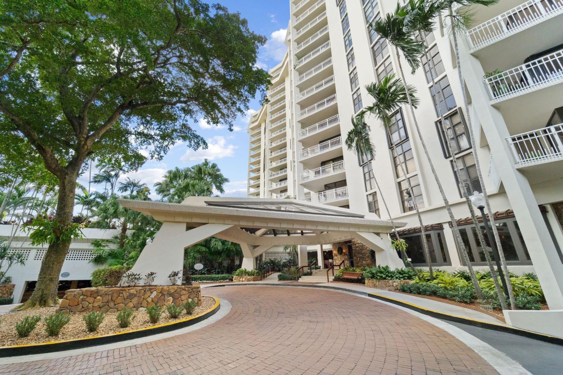 1000 Quayside Terrace, Unit 1606, Miami, FL 33138 Photo