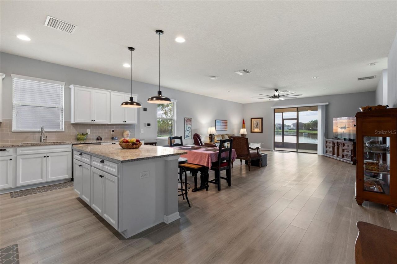 6323 Kenava Loop, Palmetto, FL 34221 Photo