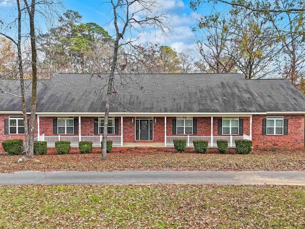 72 RANCH Road, Arkadelphia, AR 71923