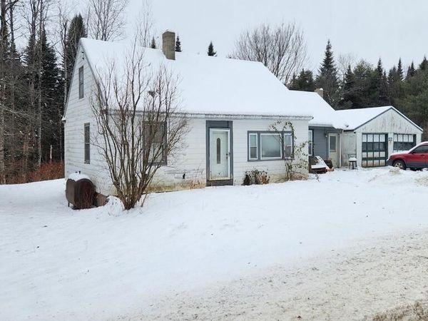 48 Dutch Gap Road, Chesterville, ME 04938