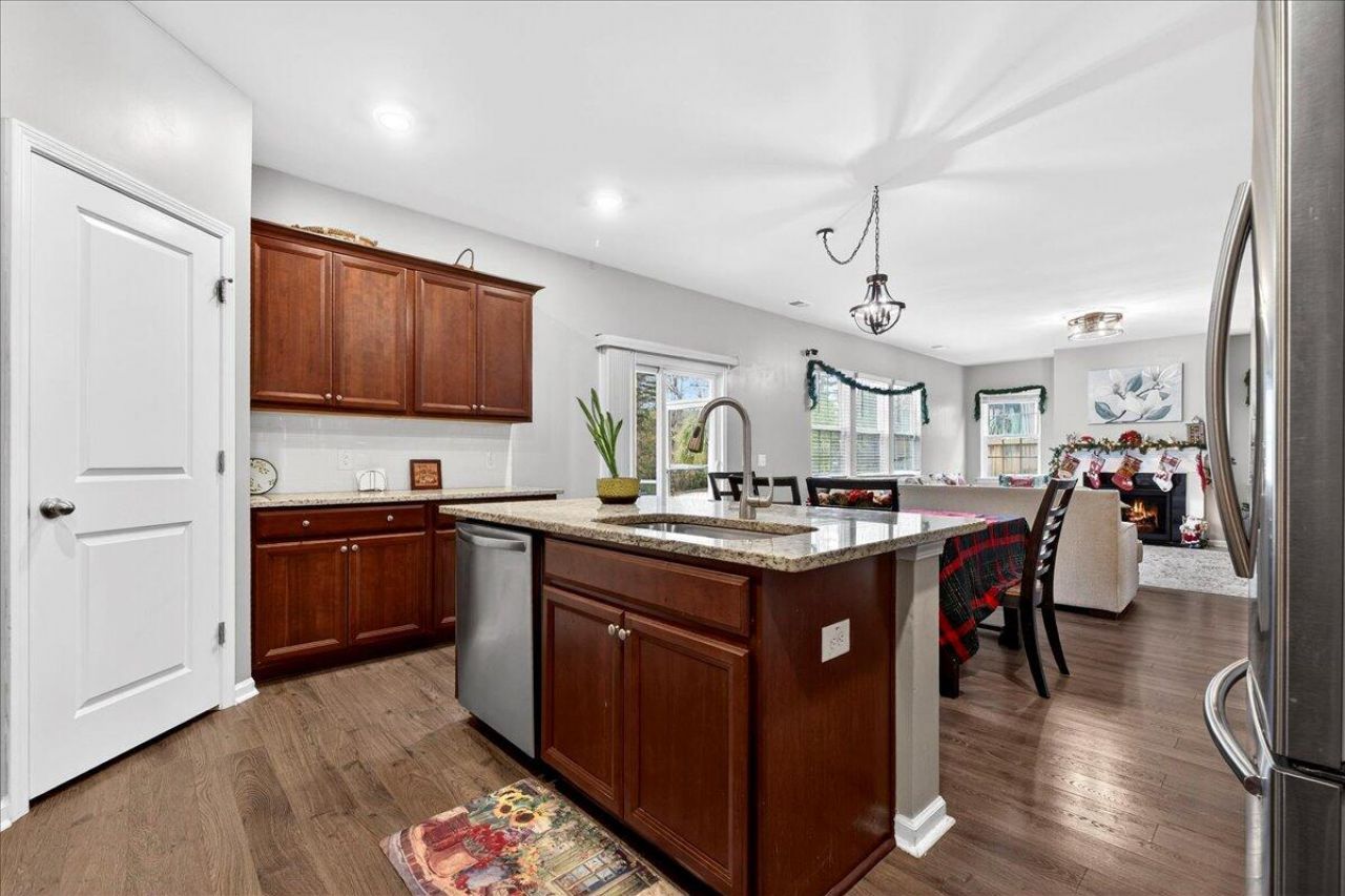 9947 Winged Elm Street Photo 13