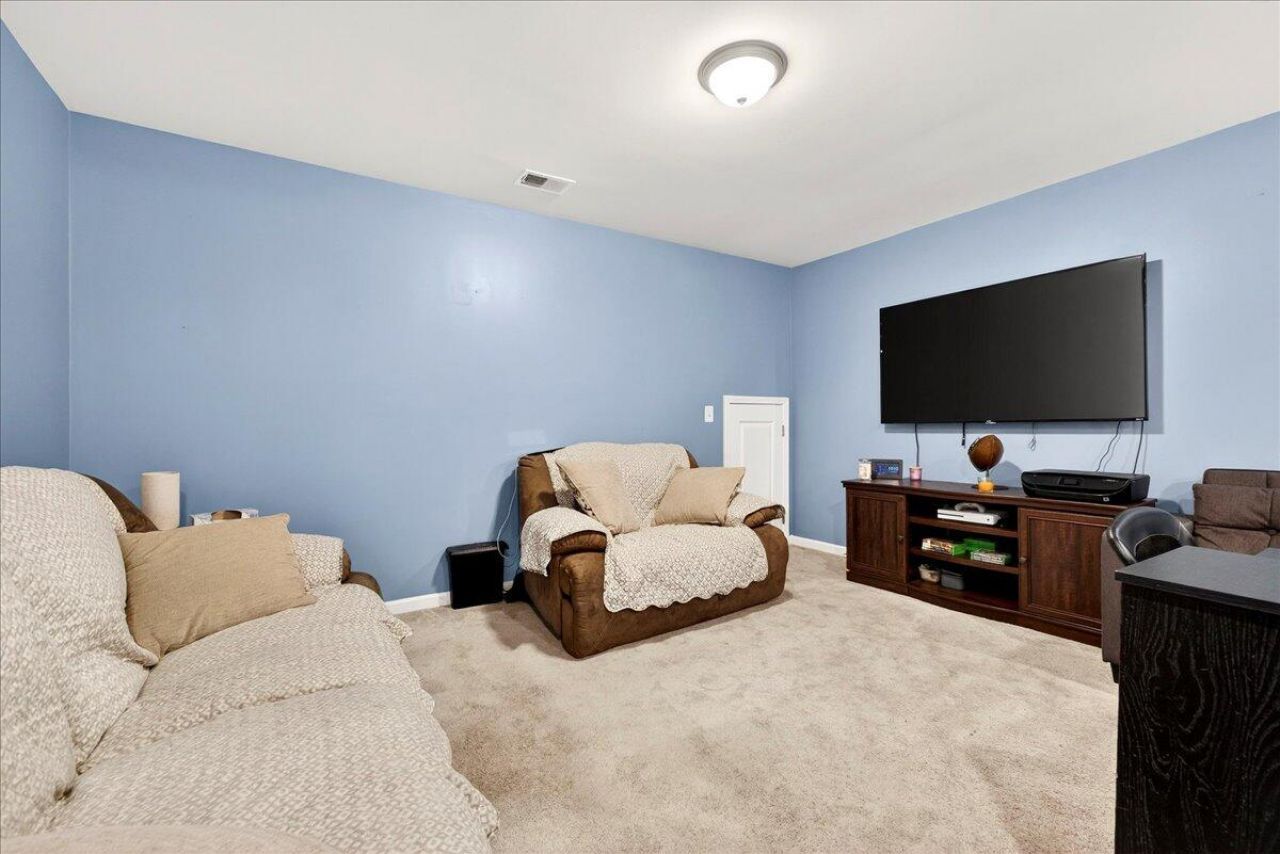 9947 Winged Elm Street Photo 27