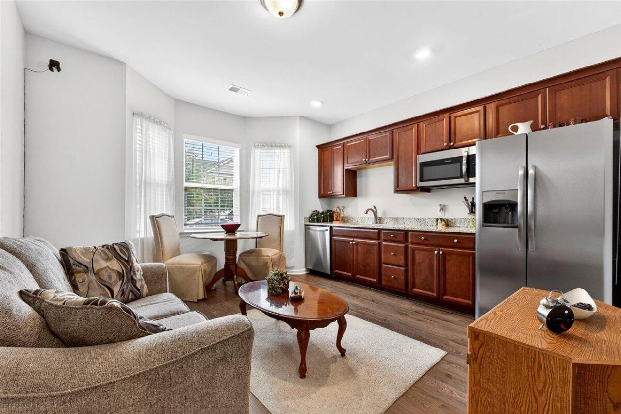 9947 Winged Elm Street Photo 8