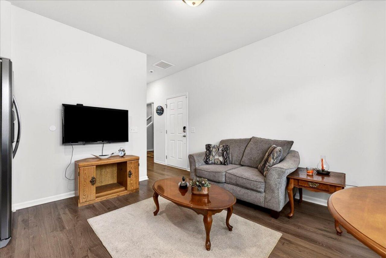 9947 Winged Elm Street Photo 9