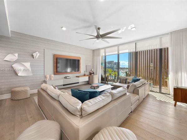 3581 E Glencoe St, Unit 403, Miami, FL 33133