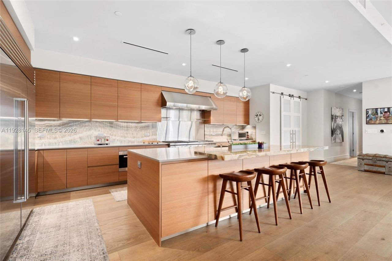 3581 E Glencoe St, Unit 403, Miami, FL 33133 Photo