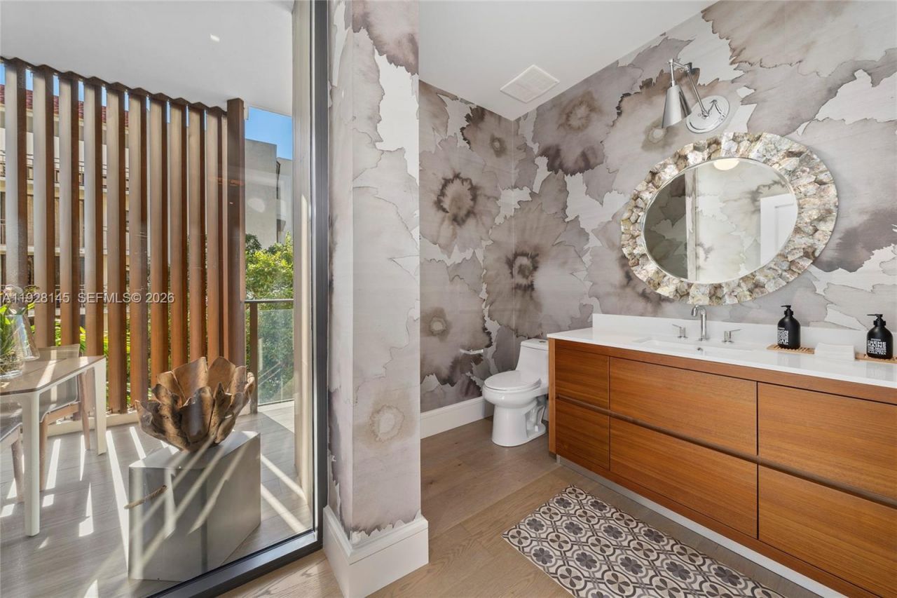 3581 E Glencoe St, Unit 403, Miami, FL 33133 Photo