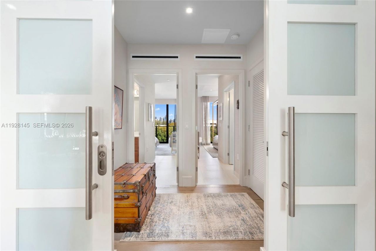 3581 E Glencoe St, Unit 403, Miami, FL 33133 Photo