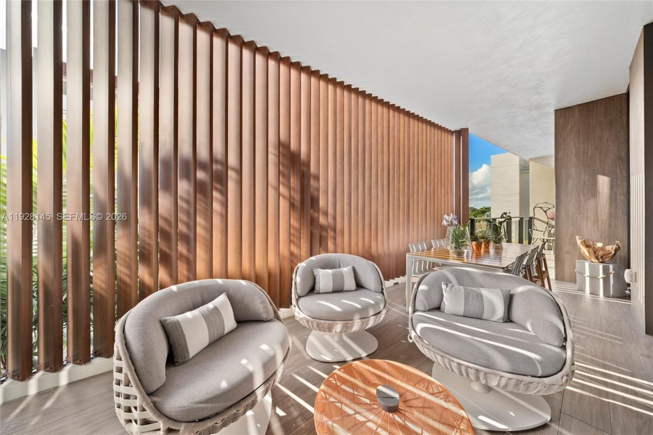 3581 E Glencoe St, Unit 403, Miami, FL 33133 Photo