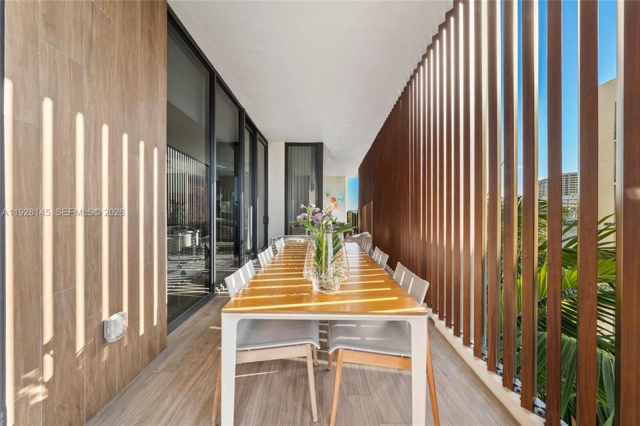 3581 E Glencoe St, Unit 403, Miami, FL 33133 Photo