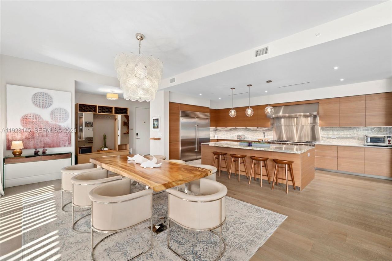 3581 E Glencoe St, Unit 403, Miami, FL 33133 Photo