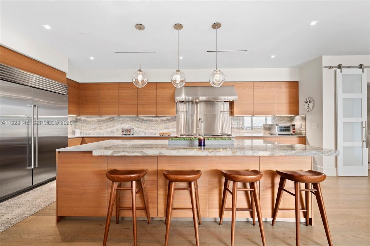 3581 E Glencoe St, Unit 403, Miami, FL 33133 Photo