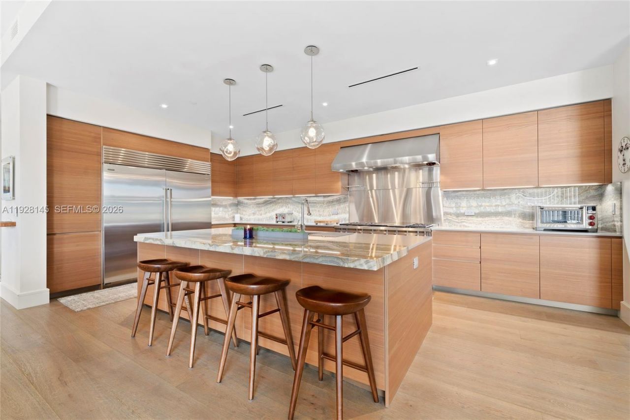 3581 E Glencoe St, Unit 403, Miami, FL 33133 Photo