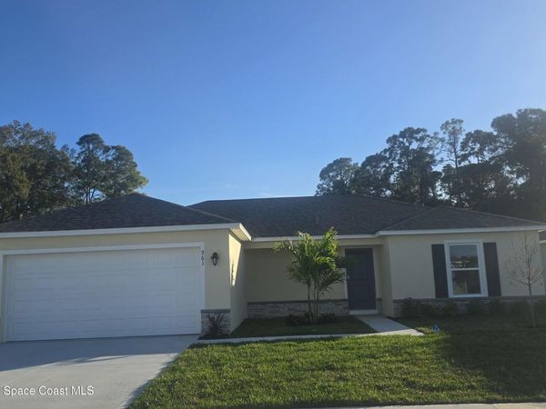 961 SW Richmond Circle SW, Palm Bay, FL 32908