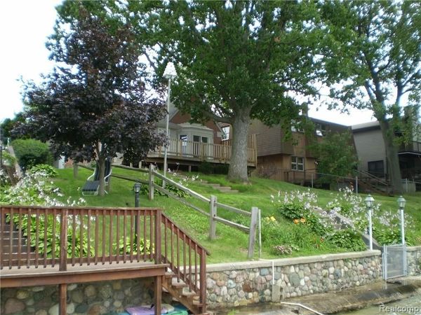 2913 LANSDOWNE Road, Waterford Township, Mi 48329