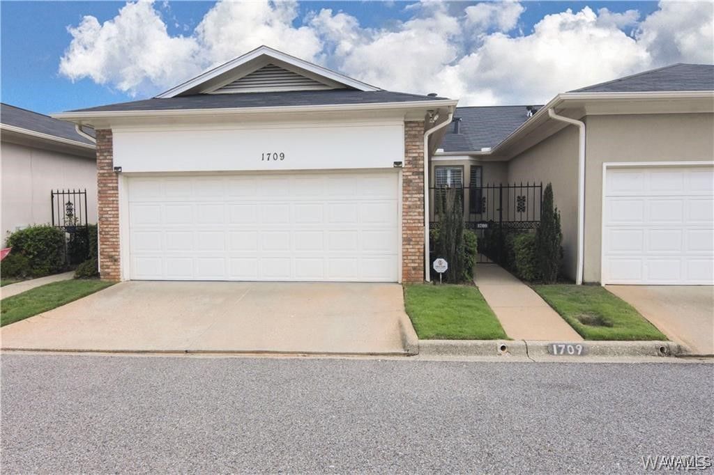 1709 Dauphine Drive, Tuscaloosa, AL 35406 Main Photo