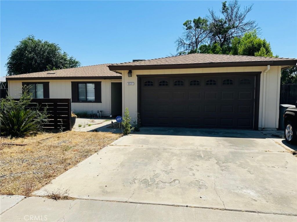 4531 W Malibu Avenue, Fresno, CA 93722 Main Photo