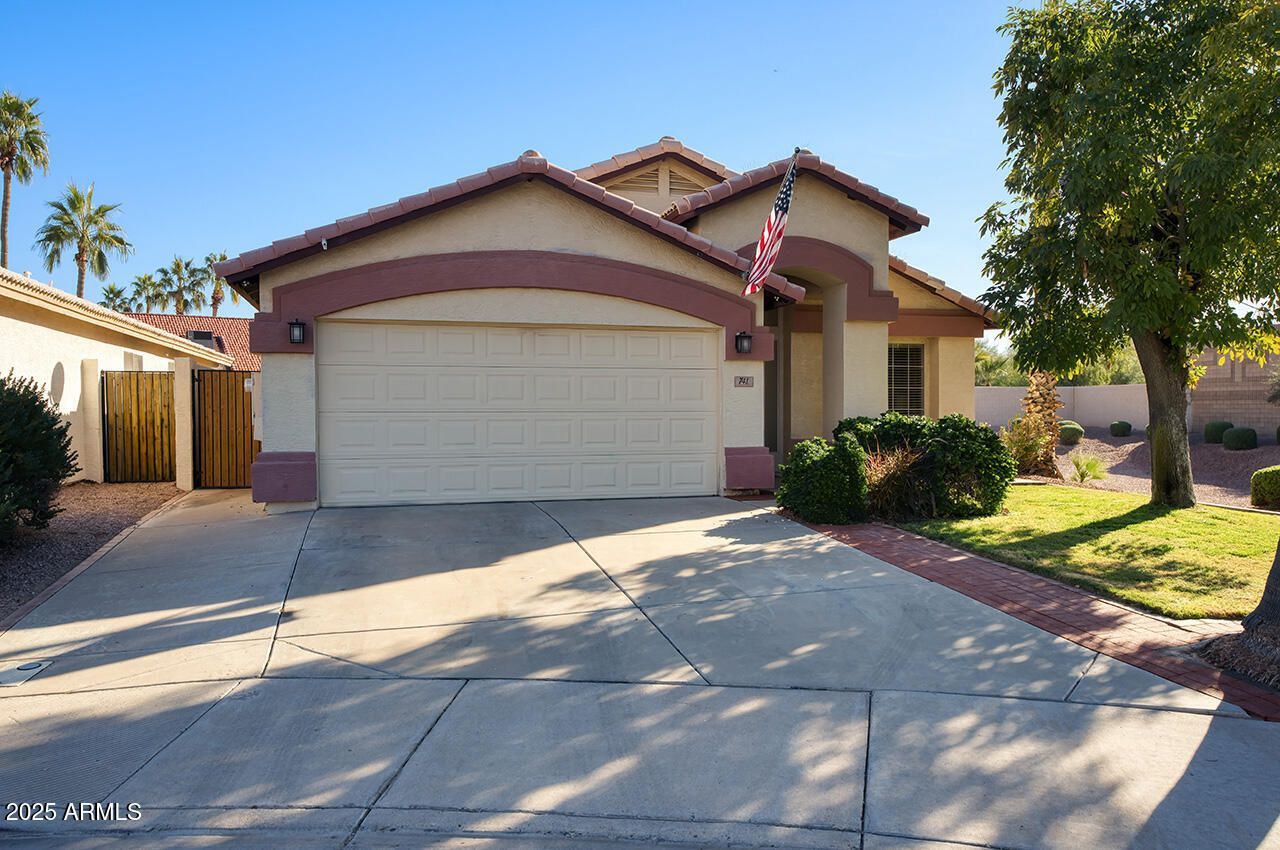 741 S Silverbrush Drive, Chandler, AZ 85226 Main Photo