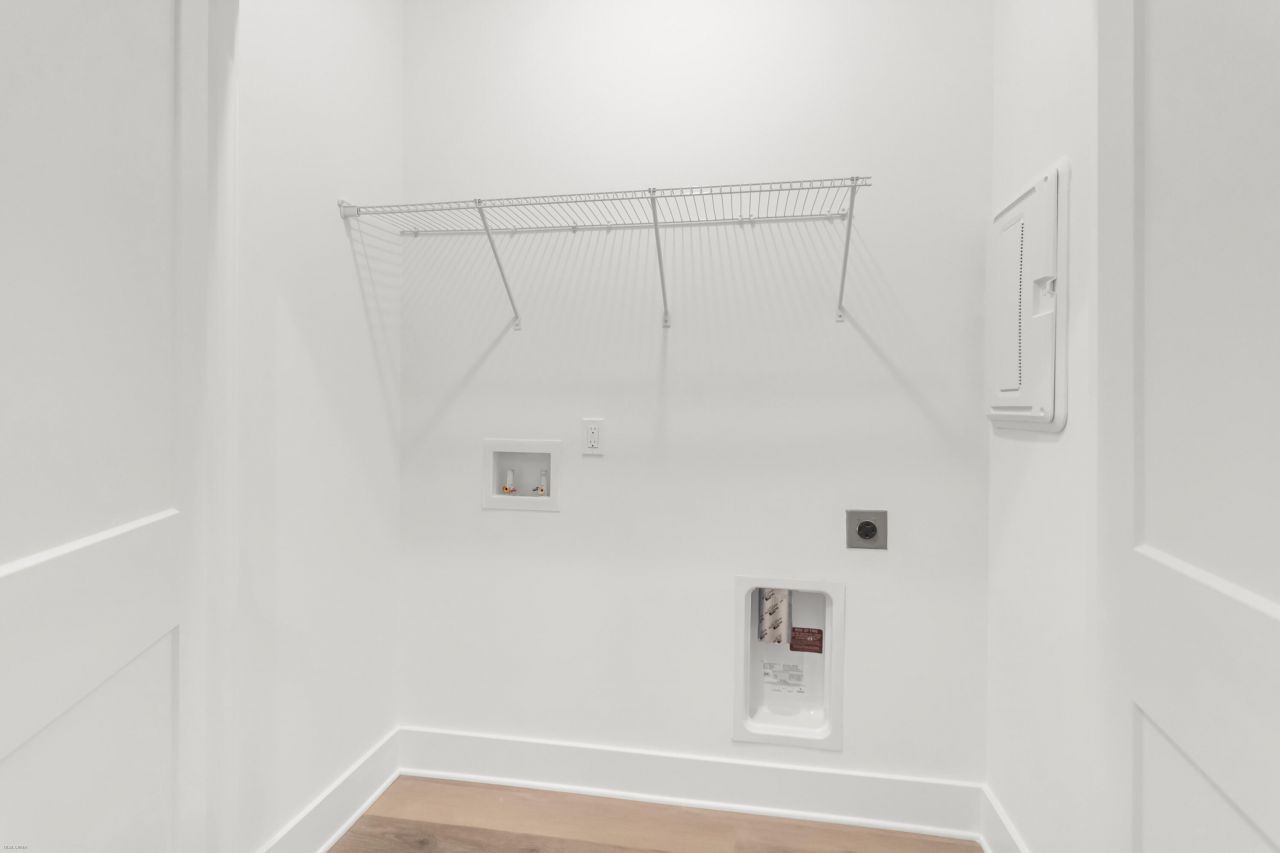 2304 Delano Street Photo 10