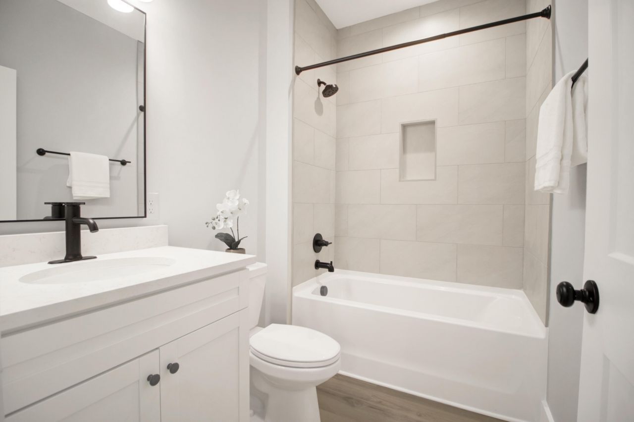 2304 Delano Street Photo 19