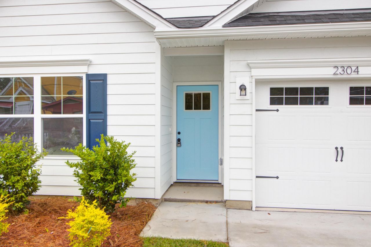 2304 Delano Street Photo 22