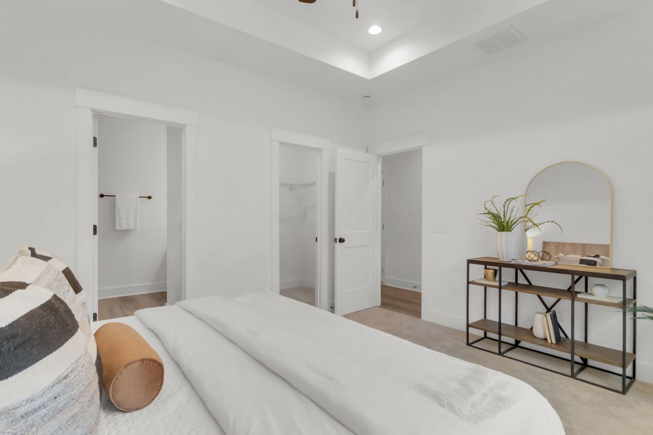 2304 Delano Street Photo 5