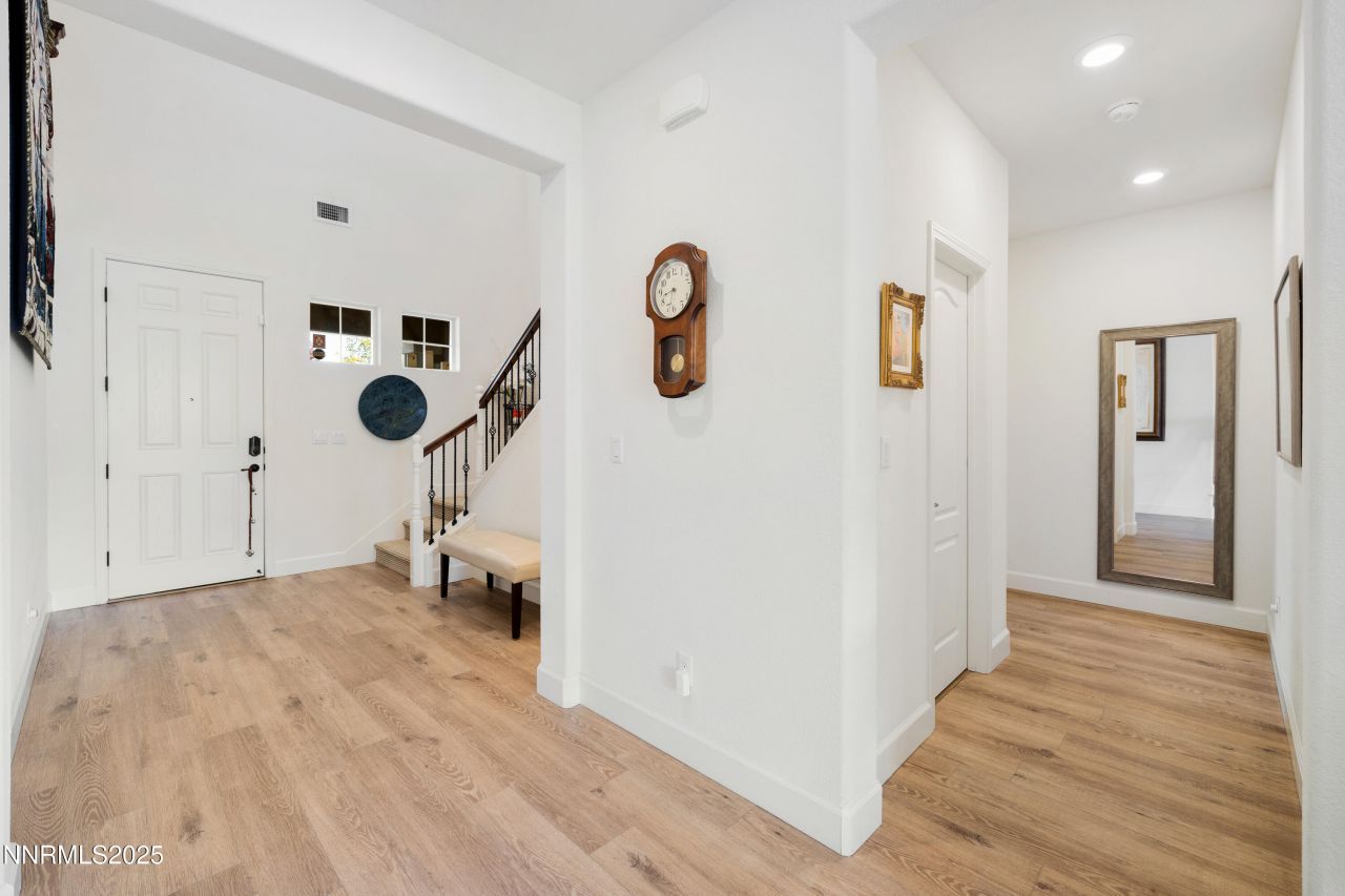 10260 Rollins Drive, Reno, NV 89521 Photo