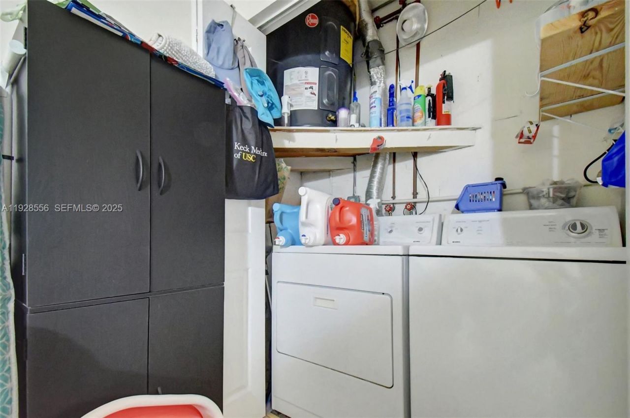 1057 NE 202nd Ln, Miami, FL 33179 Photo